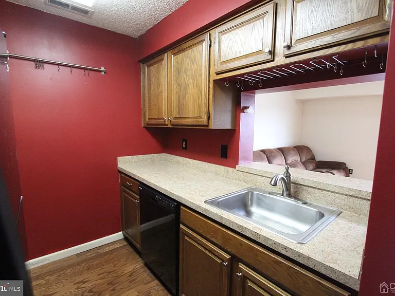 5015 Ravens Crest Dr — Photo 6