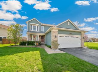 1282 Berkshire Ln, Grayslake, IL 60030