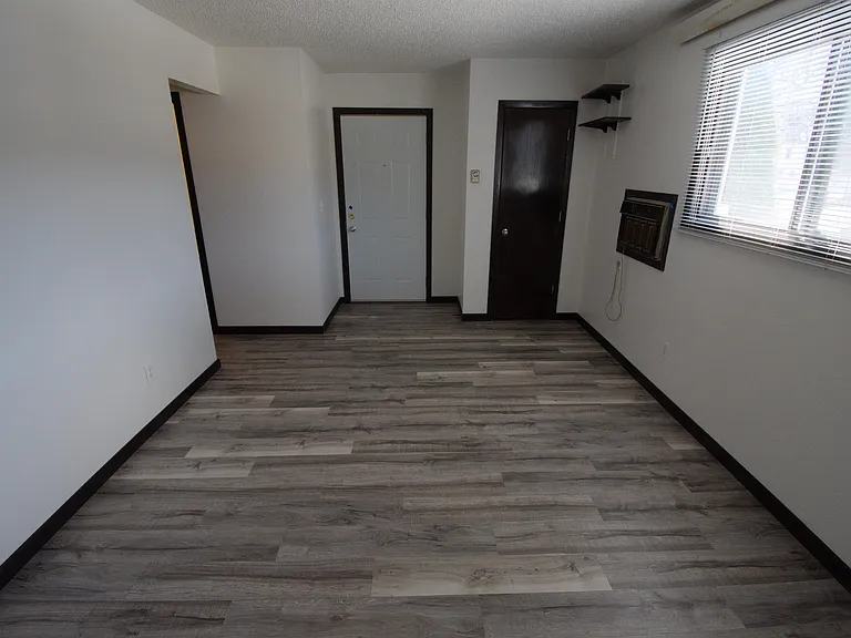 803 8th St N #1 — Photo 4