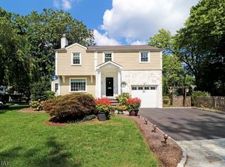 10 Meadowbrook Rd, Chatham, NJ 07928