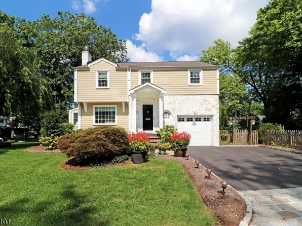 10 Meadowbrook Rd, Chatham Boro, NJ 07928