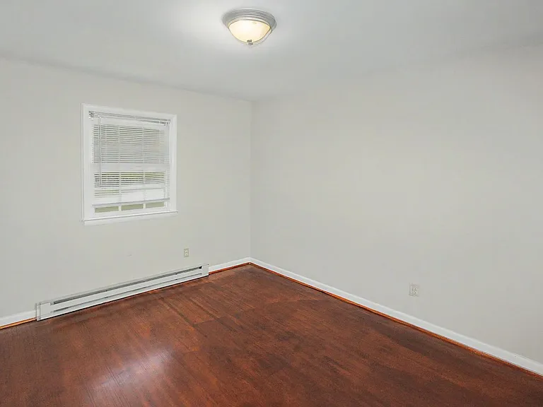 4121-2 Walker Rd — Photo 4