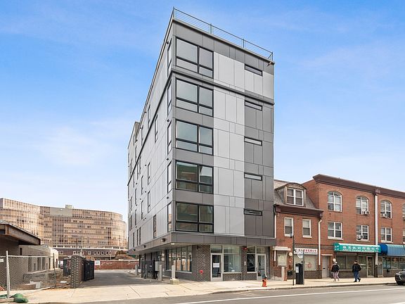 2nd image of 215 N 9th St #501