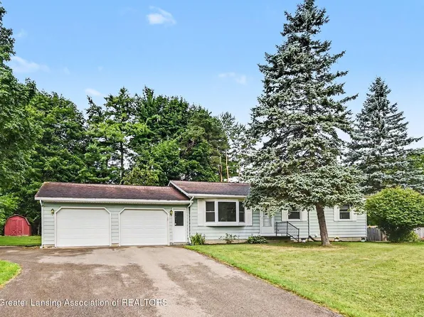 14664 Idylcrest Dr, Lansing, MI 48906
