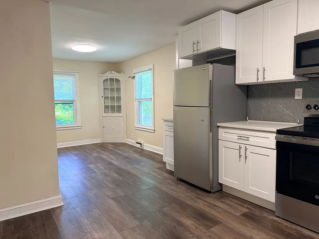 2 bed, 3.0 bath, 2054 sqft, $1,800 — Photo 2