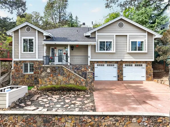 16930 Knollview Dr, Hidden Valley Lake, CA 95467