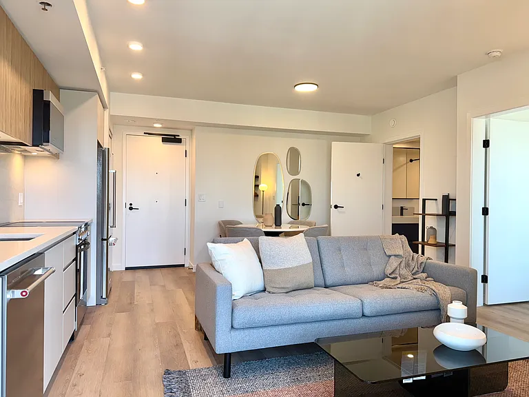 2488 Granville St — Photo 39