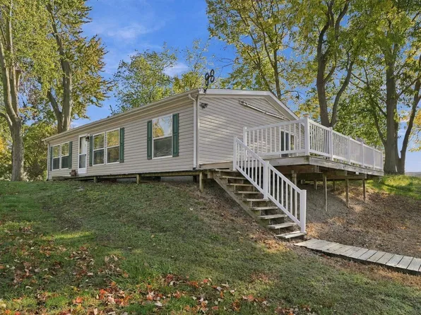 6479 E McGuire Rd, Churubusco, IN 46723