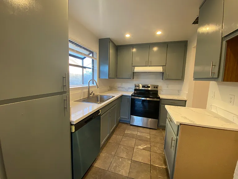 8221 Essen Way — Photo 3