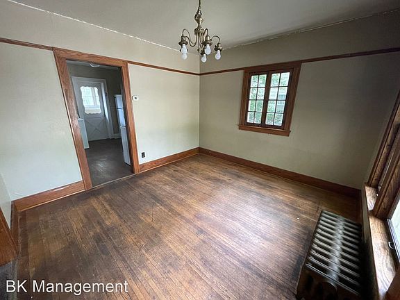 2nd image of 411 W Stadium Ave