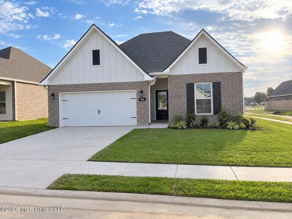 1301 Redfish Dr, Gulfport, MS 39507