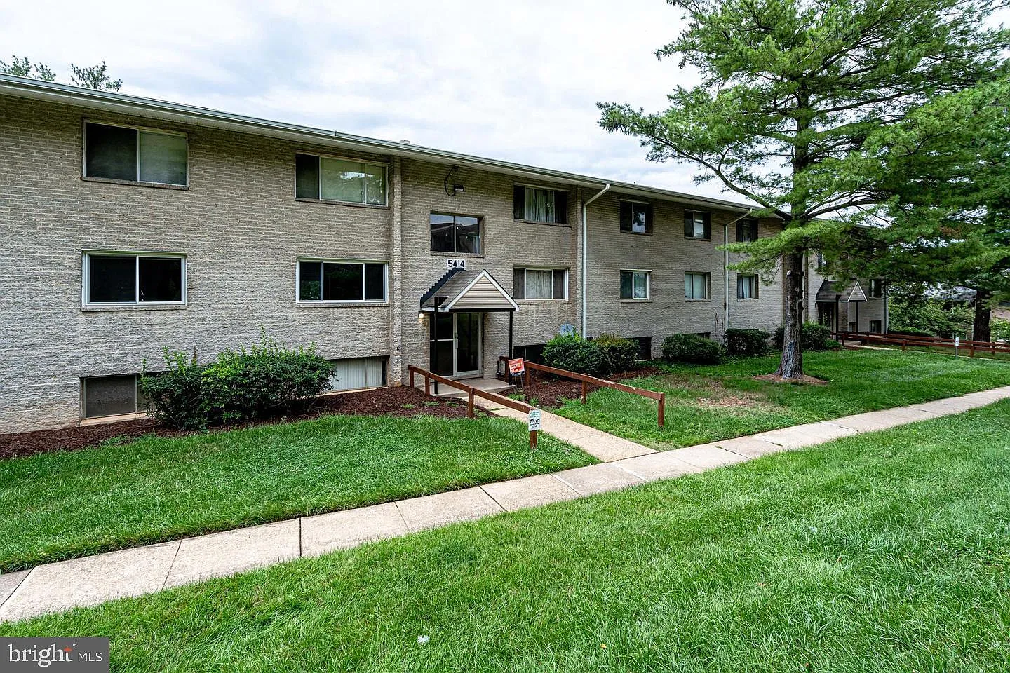 Carrollan Gardens Condo — Photo 1