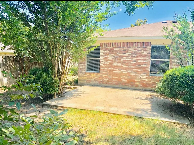 5902 Lakey Dr — Photo 19
