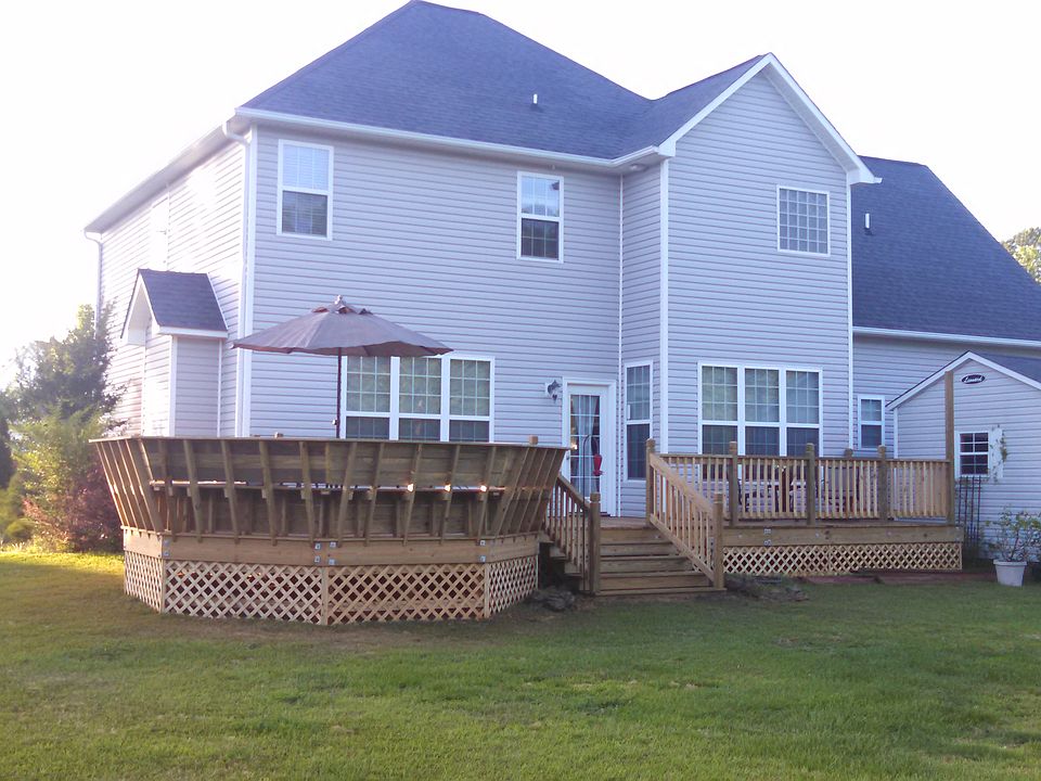 2nd image of 202 Santa Fe Trl