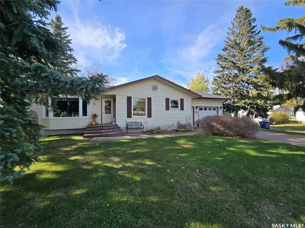 292 7th Avenue, Broadview, SK S0G 0K0