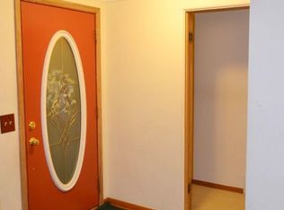 1916 Hillgrove Pkwy, Midland, MI 48642