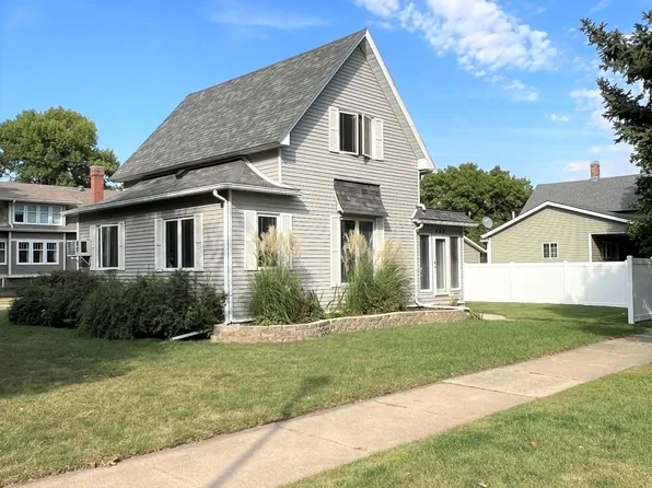 509 S 2nd Ave, Rock Rapids, IA 51246