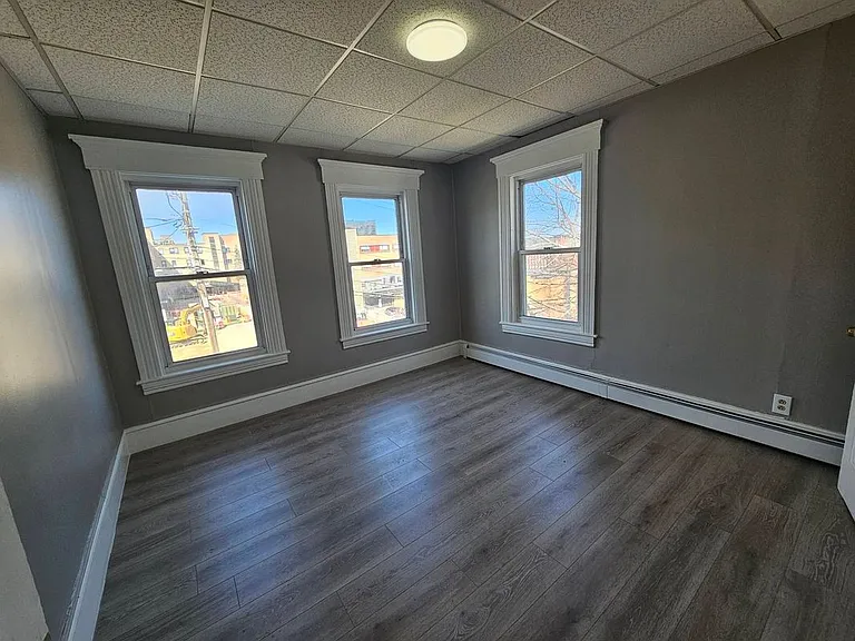 40 Putnam St #2 — Photo 8