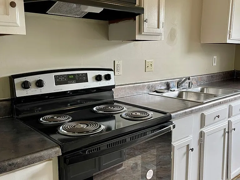 404 Whispering Hills Dr — Photo 2