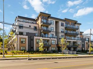4030 Shelbourne St #307, Saanich, BC V8N 3E4