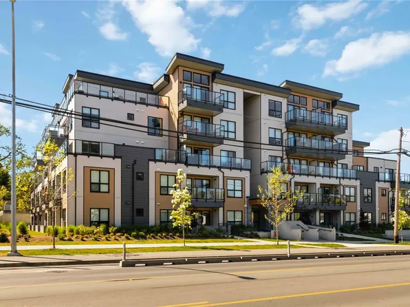 4030 Shelbourne St #307, Saanich, BC V8N 3E4