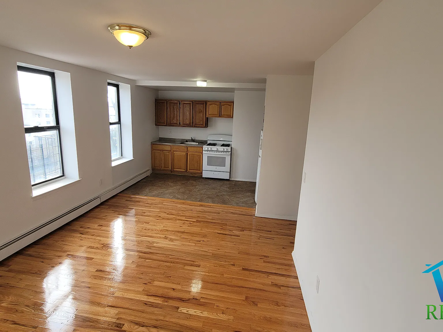 1 bed, $2,100 — Photo 2