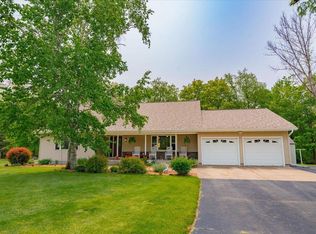 S9085 Meadowdale Rd, Prairie Du Sac, WI 53578
