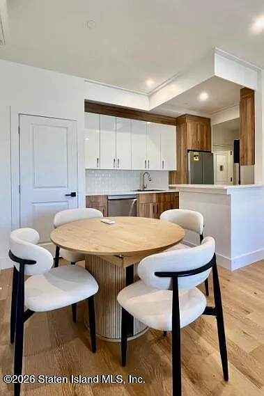 2 bed, 2.0 bath, 21497 sqft, $3,000 — Photo 3