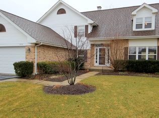 458 Chesterfield Ln, Vernon Hills, IL 60061