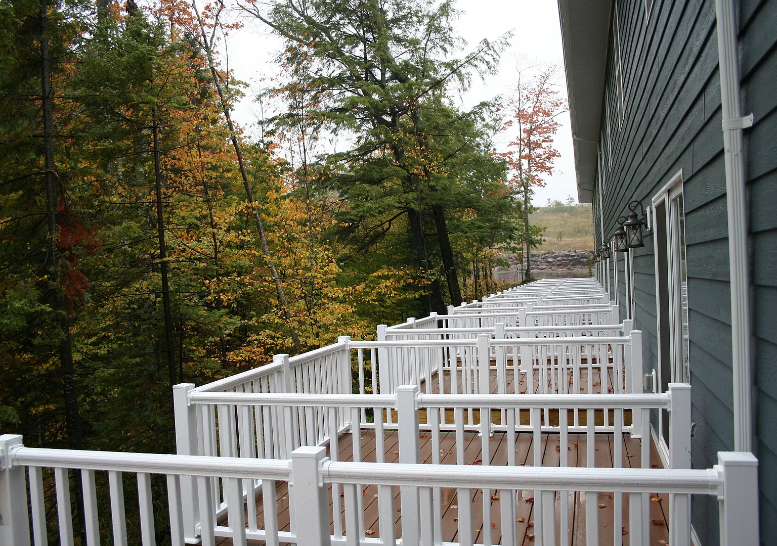 Wedgewood 2747 Scenic Drive — Photo 2