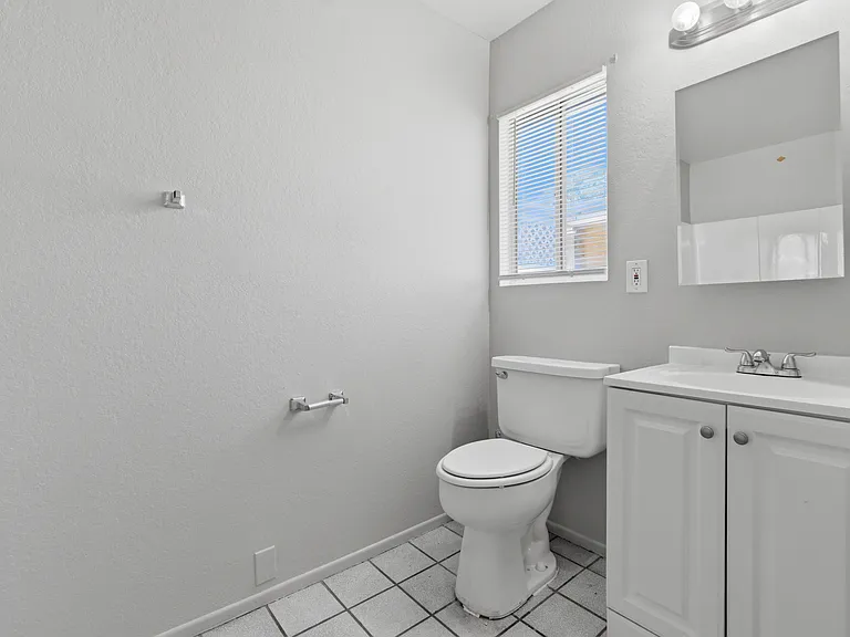 21911 Arapahoe Ave #6 — Photo 18