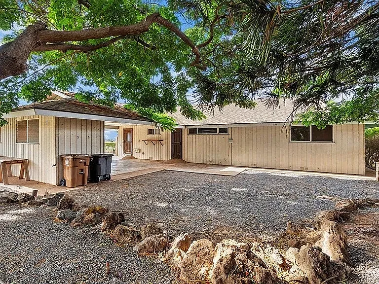 345 Auhana Rd — Photo 3