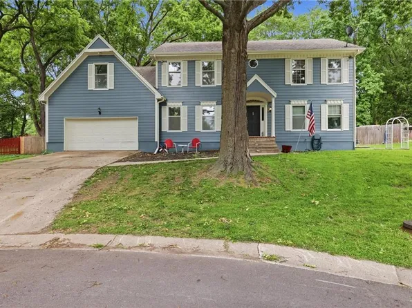 1402 NW Weatherstone Ln, Blue Springs, MO 64015