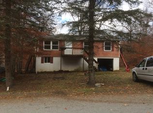 9837 Deerwood Dr, Tobyhanna, PA