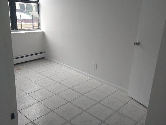 5th image of 35 Saint Casimir Ave