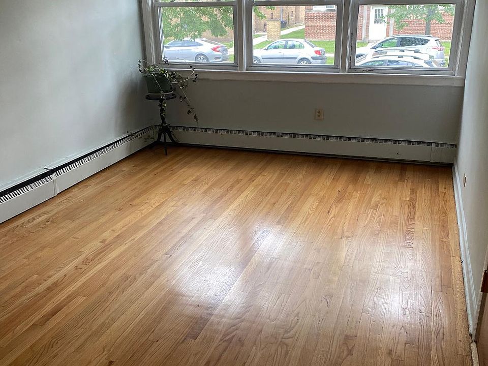 1st image of 2720 W Summerdale Ave APT 1E