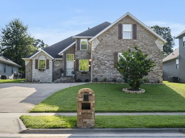 326 S Yellowwood Drive, Springfield, MO 65809