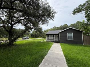 104 Mesquite St, Louise, TX 77455