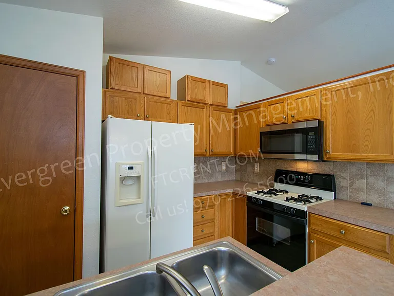2302 Turquoise St — Photo 12