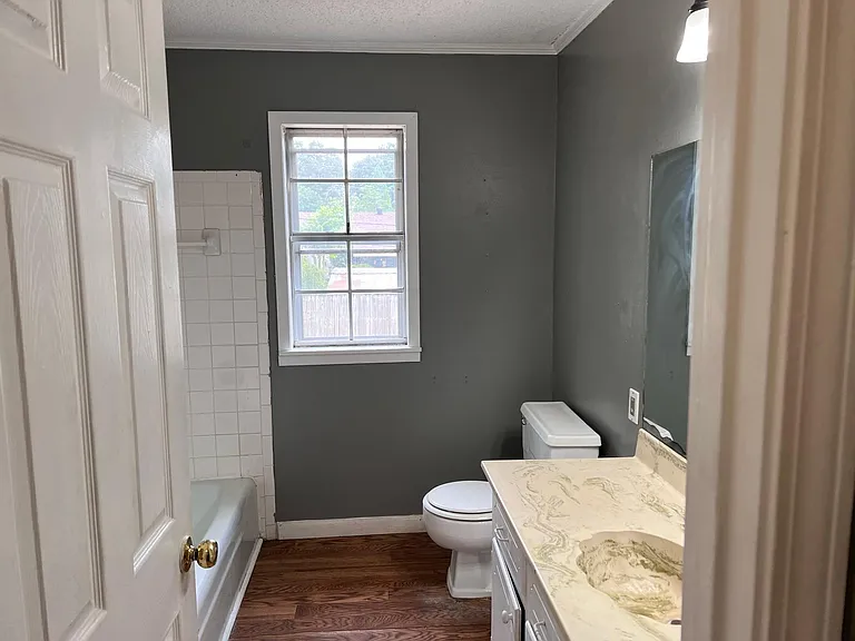 1703 Delano St — Photo 53