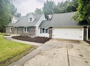 8736 Mathews St, Crown Point, IN 46307