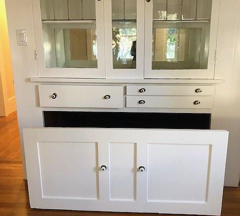 Pull out bed in Dining room hutch