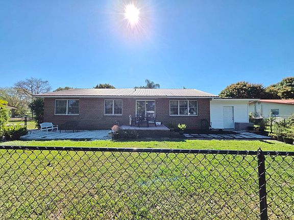 5th image of 3033 SE 29th Ln