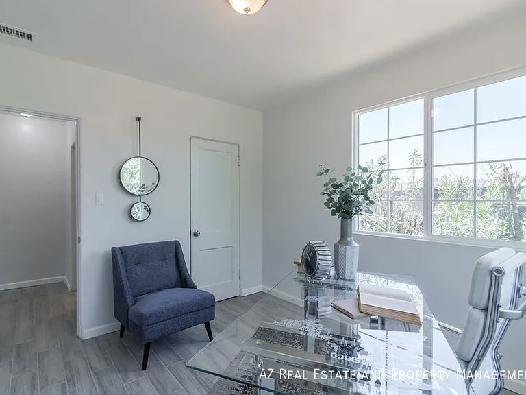 1649 E Oak St #9 — Photo 9