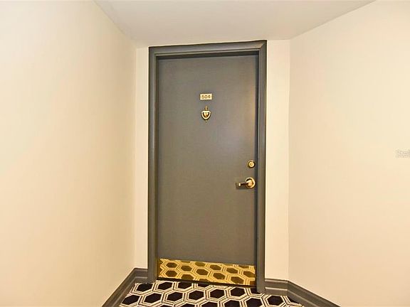 3rd image of 400 E Colonial Dr APT 504
