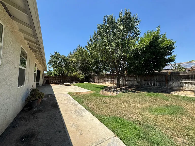 5781 E Kaviland Ave — Photo 42