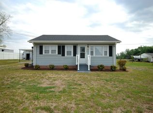 1365 Thunder Swamp Rd, Mount Olive, NC 28365