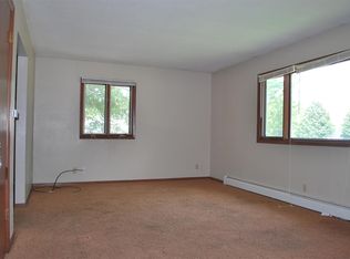 256 32nd St NW APT 2, Cedar Rapids, IA 52405