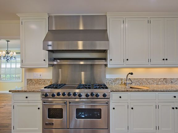 5th image of 8400 Fable Ave