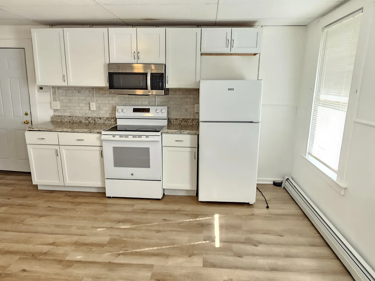 2 bed, 600 sqft, $2,350 — Photo 3